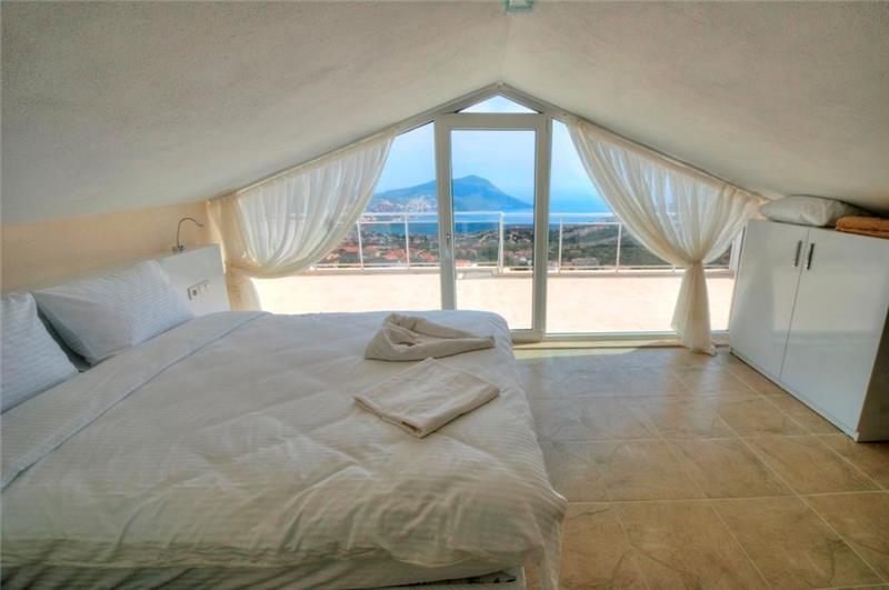 Sea-view villa in Kalkan, photograph 12