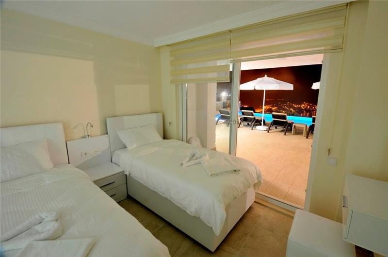 Sea-view villa in Kalkan, photograph 16