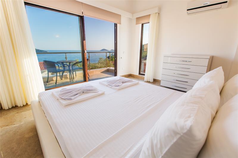 Sea-view villa in Kalkan, photograph 14