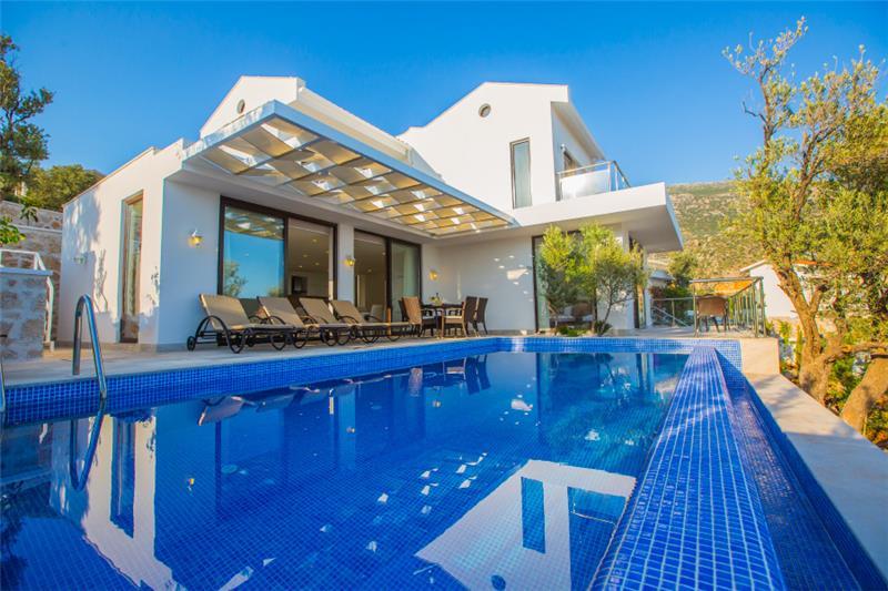 Sea-view villa in Kalkan, photograph 1