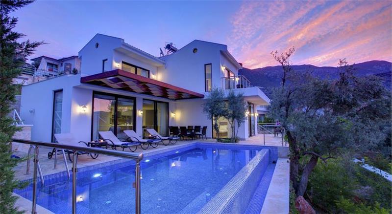 Sea-view villa in Kalkan, photograph 2