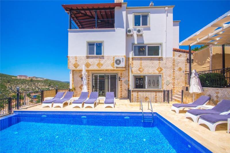 Sea-view villa in Kalkan, photograph 2