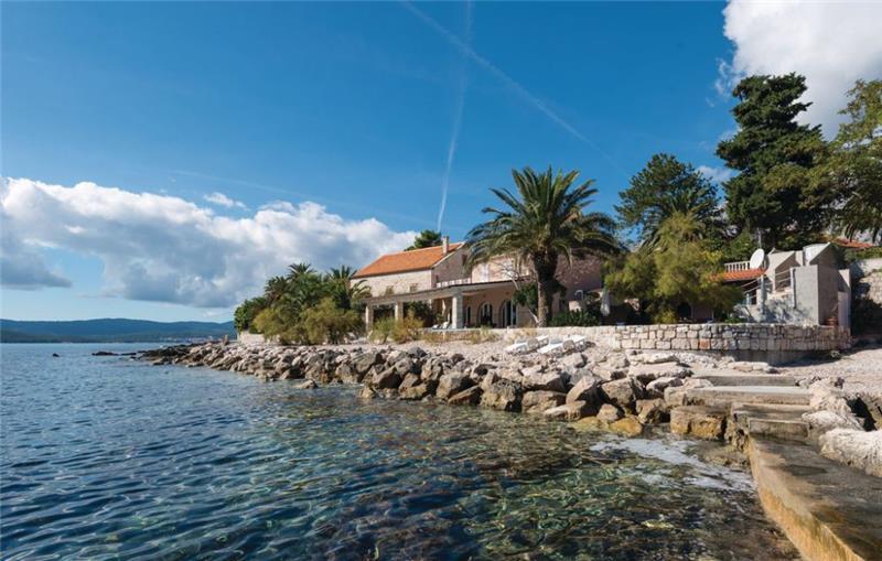 4 Bedroom Luxury Villa with Pool and Sea View in Orebic, sleeps 7-9
