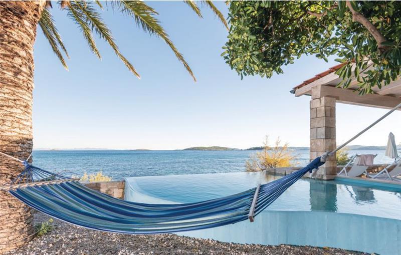 Sea-view villa in Orebic, photograph 4