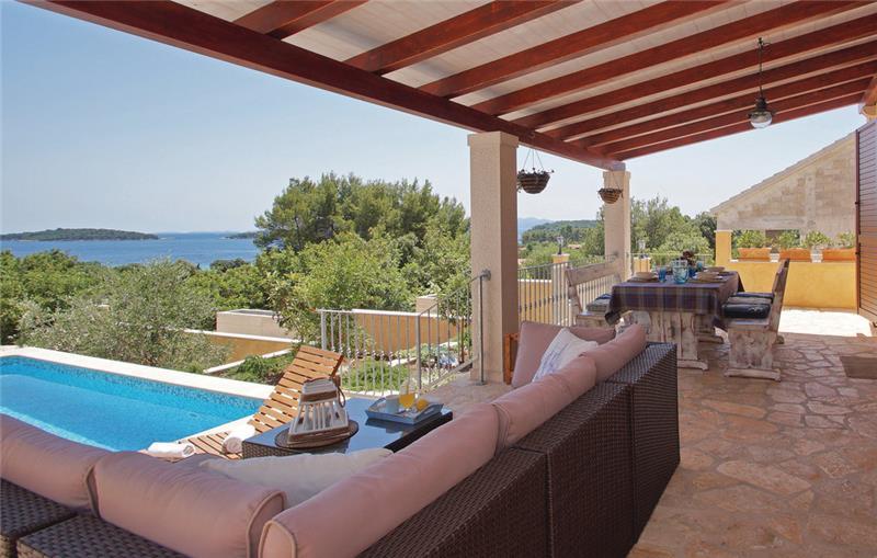 Sea-view villa in Prizba, photograph 1