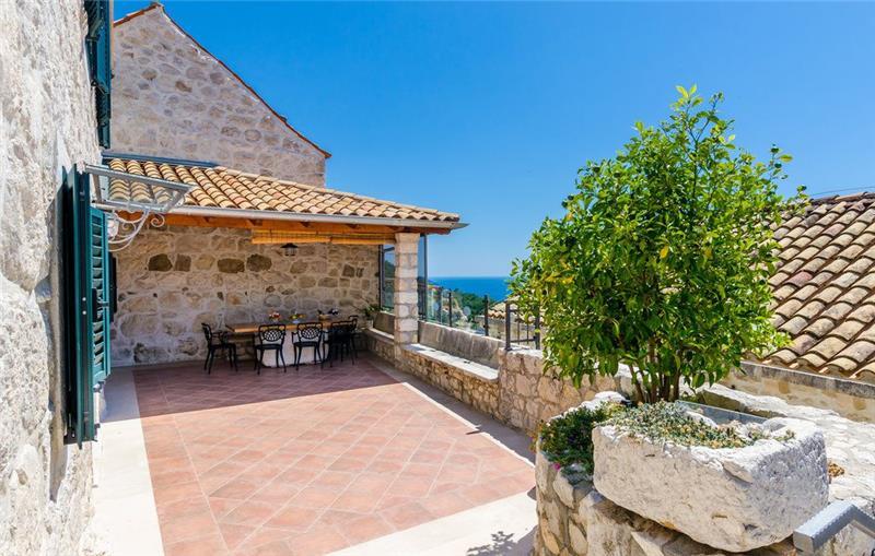 Sea-view villa in Brsecine, photograph 10