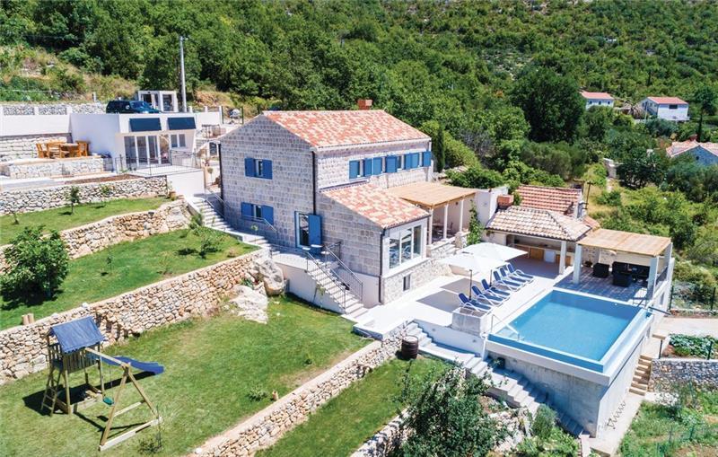 Sea-view villa in Brsecine, photograph 24