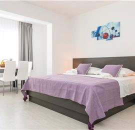 4 Bedroom Villa with Pool in Radovcici, sleeps 8 - 12 