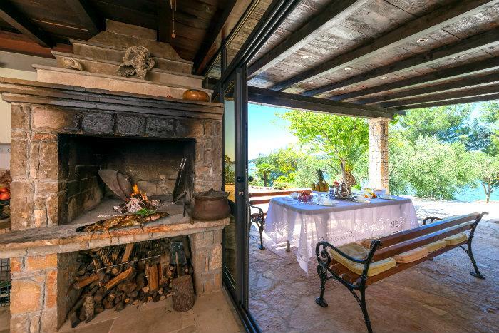 Beachfront villa in Milna, photograph 16
