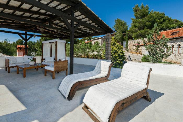Beachfront villa in Milna, photograph 12