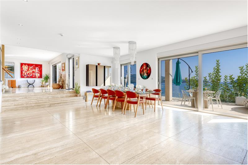 Beachfront villa in Lozica, photograph 14