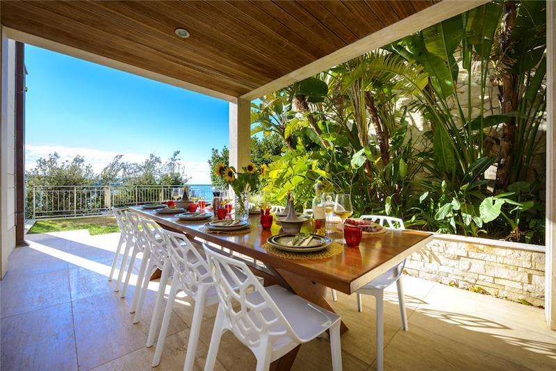 Beachfront villa in Lozica, photograph 6