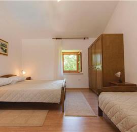 3 Bedroom Villa with Pool in Vrsar, sleeps 7