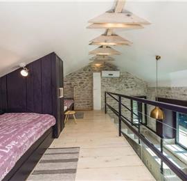 2 Bedroom Villa with Pool and Sea View in Pridraga, sleeps 4-8