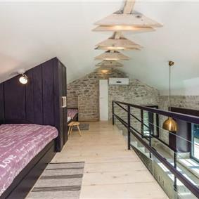 2 Bedroom Villa with Pool and Sea View in Pridraga, sleeps 4-8
