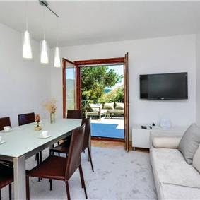 2 Bedroom Villa with Pool in Zrnovica near Split, sleeps 4-5