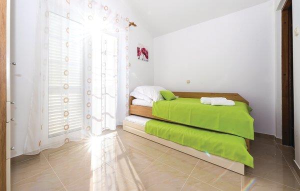 4 Bedroom Villa with Pool and Sea View in Brodarica near Sibenik, sleeps 9-10