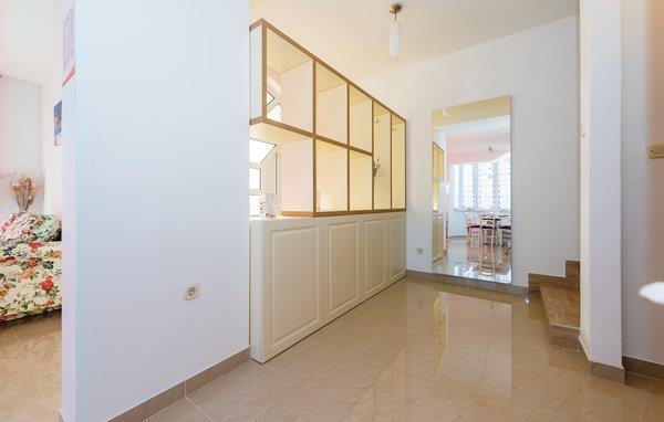 Sea-view villa in Sibenik, photograph 12