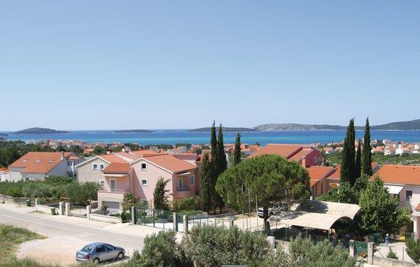 Sea-view villa in Sibenik, photograph 4