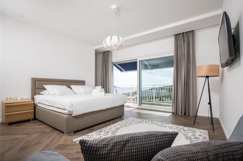 Luxury 4 Bedroom Villa with Pool and Sea Views in Orasac, Dubrovnik Region, sleeps 8-12