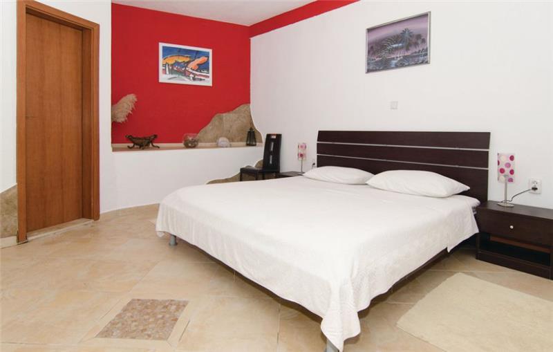 Beachfront villa in Trstenik, photograph 9