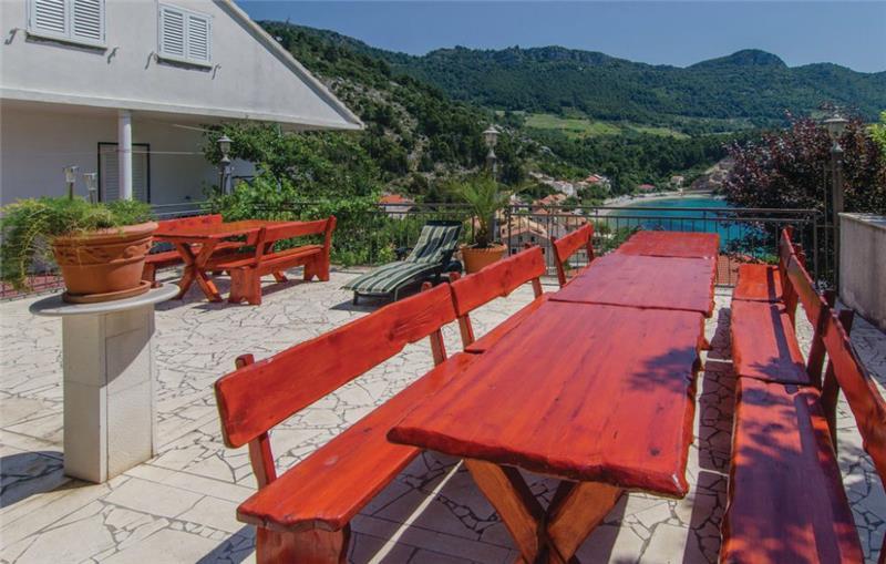 Beachfront villa in Trstenik, photograph 13
