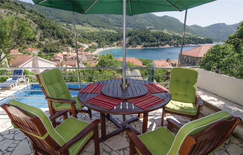 Beachfront villa in Trstenik, photograph 14
