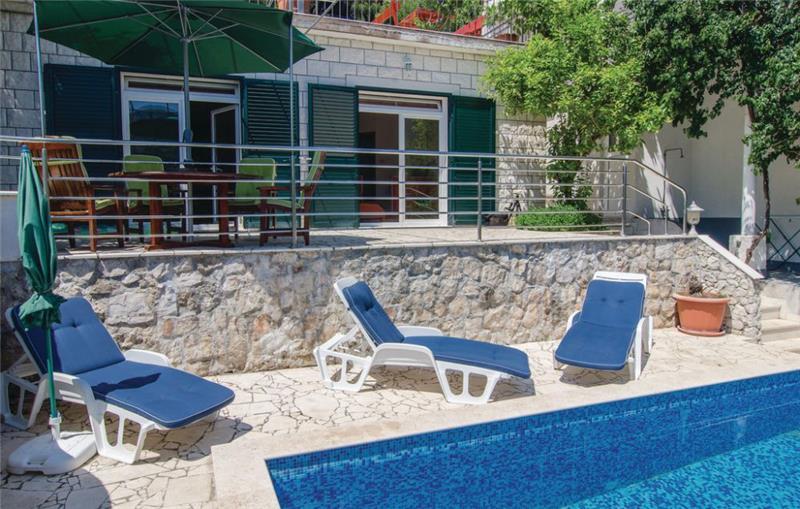 Beachfront villa in Trstenik, photograph 3
