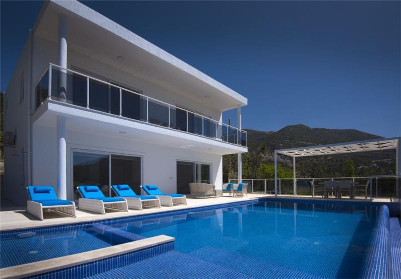 Sea-view villa in Kalkan, photograph 2