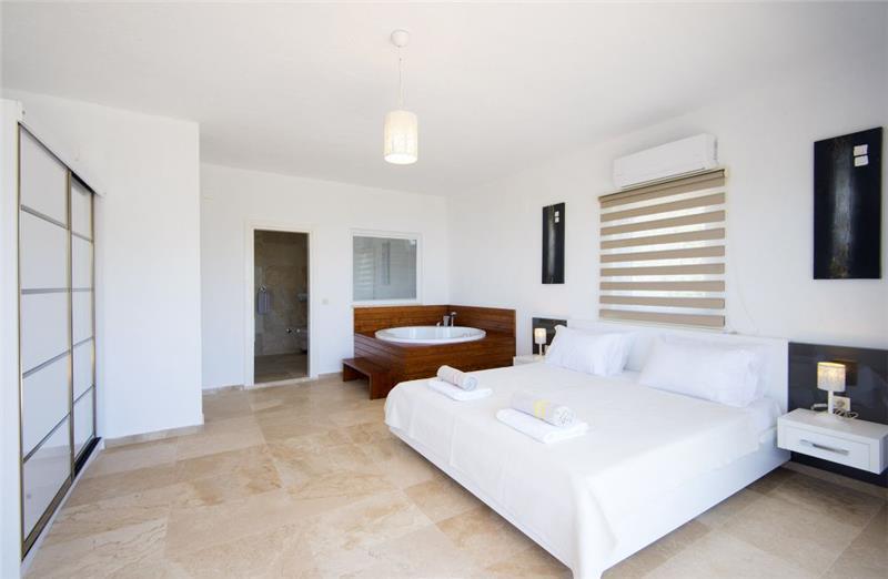 Sea-view villa in Kalkan, photograph 11