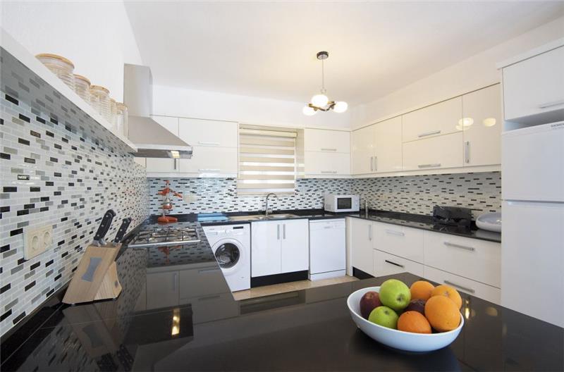 Sea-view villa in Kalkan, photograph 4