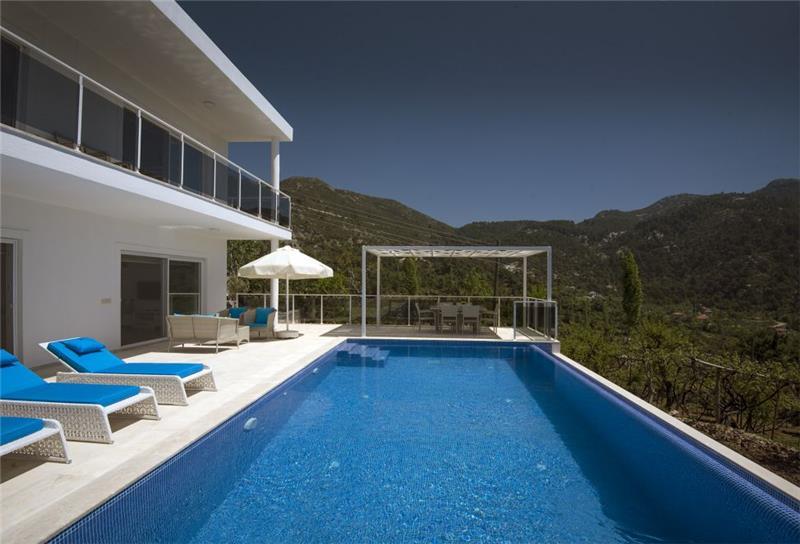 Sea-view villa in Kalkan, photograph 1
