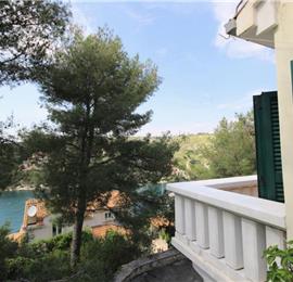 2 bedroom Seaside Villa with Pool on Brac Island, Sleeps 4