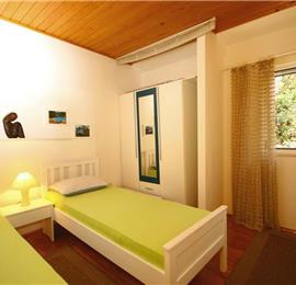 2 bedroom Seaside Villa with Pool on Brac Island, Sleeps 4