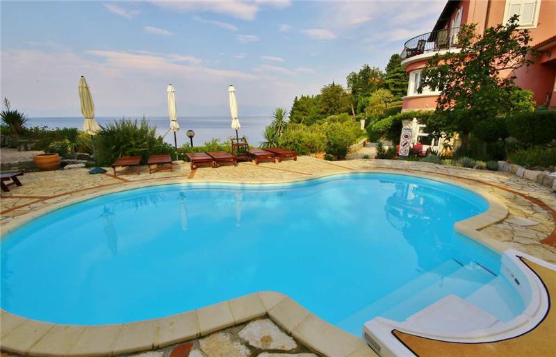 2 Bedroom Bungalow with Shared Pool near Crikvenica, Sleeps 4-6