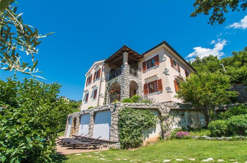 4 Bedroom Villa with Pool and Sea Views near Opatija, sleeps 8