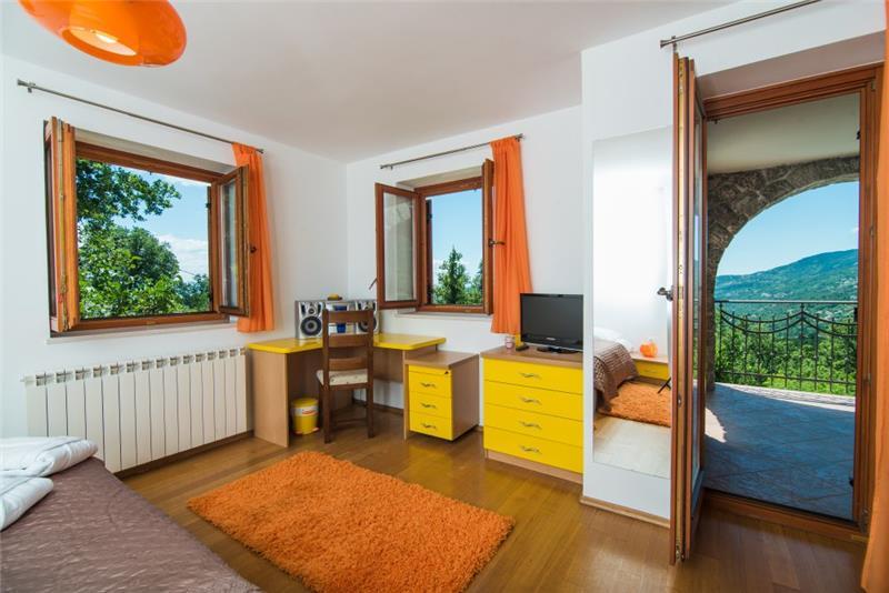 Sea-view villa in Icici, photograph 14
