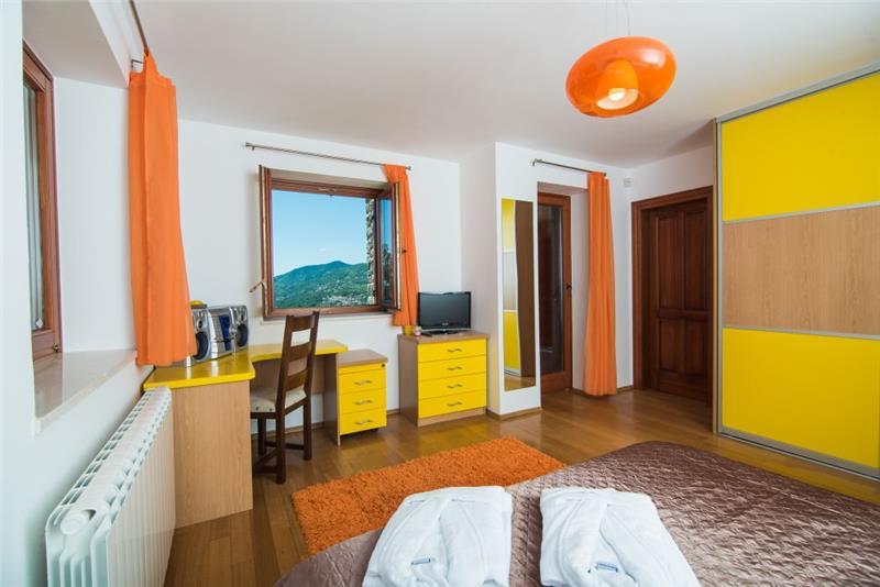 Sea-view villa in Icici, photograph 15