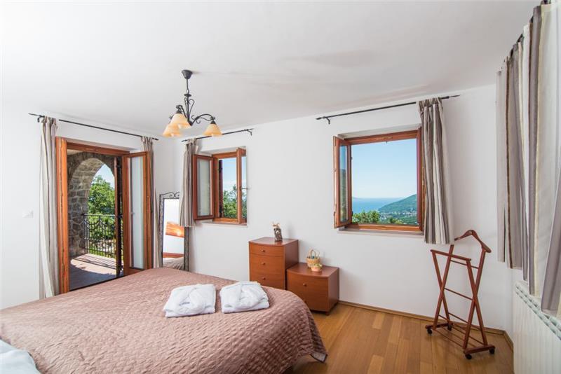 Sea-view villa in Icici, photograph 17