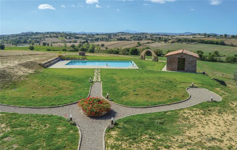 Villa in Tuscany, photograph 3