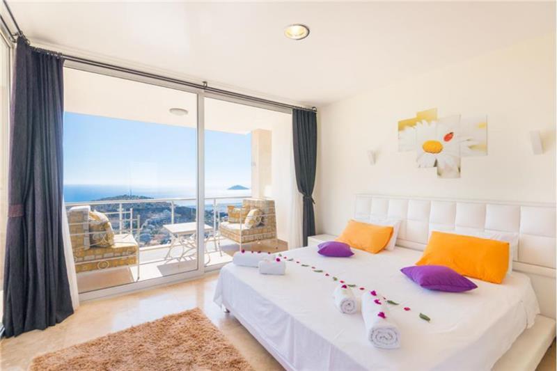 Sea-view villa in Kalkan, photograph 9