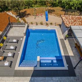 5 bedroom villa with pool near Labin, sleeps 9