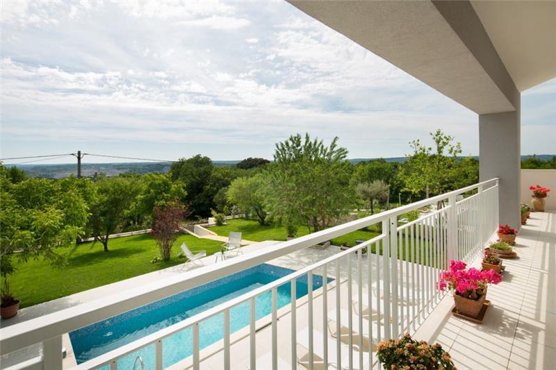 Sea-view villa in Labin, photograph 10