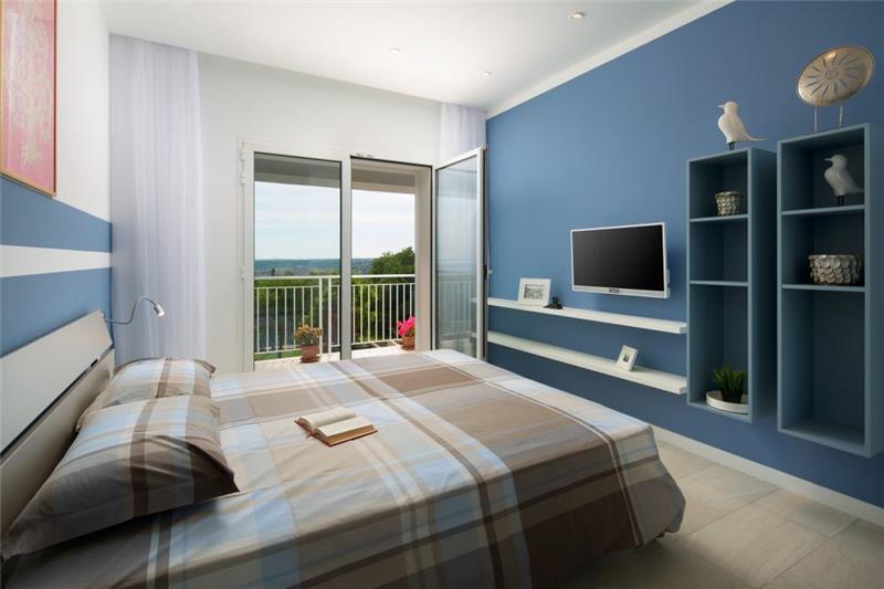 Sea-view villa in Labin, photograph 9
