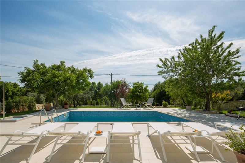 Sea-view villa in Labin, photograph 3