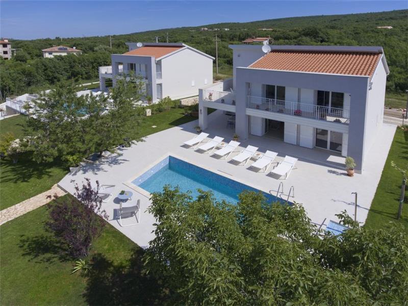 Sea-view villa in Labin, photograph 1