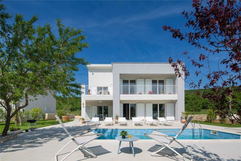 Sea-view villa in Labin, photograph 2