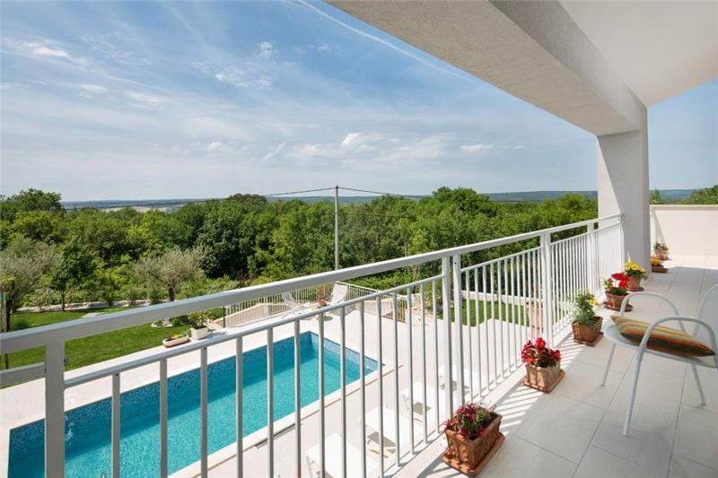 Sea-view villa in Labin, photograph 16