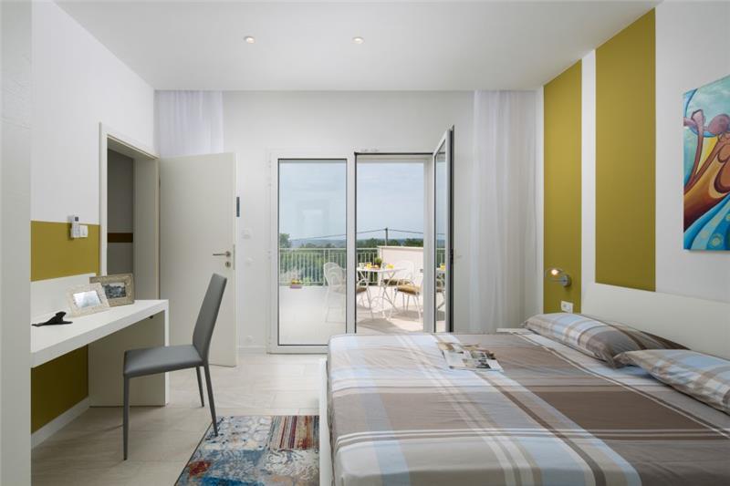 Sea-view villa in Labin, photograph 13