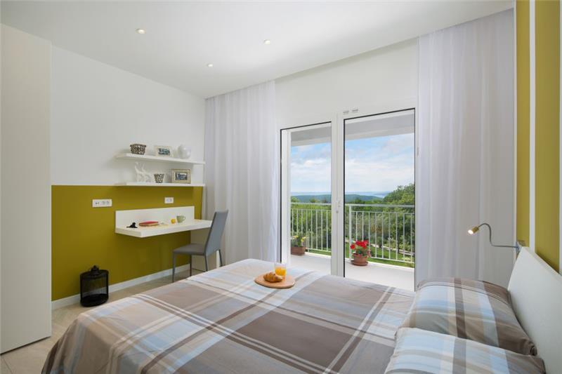 Sea-view villa in Labin, photograph 14